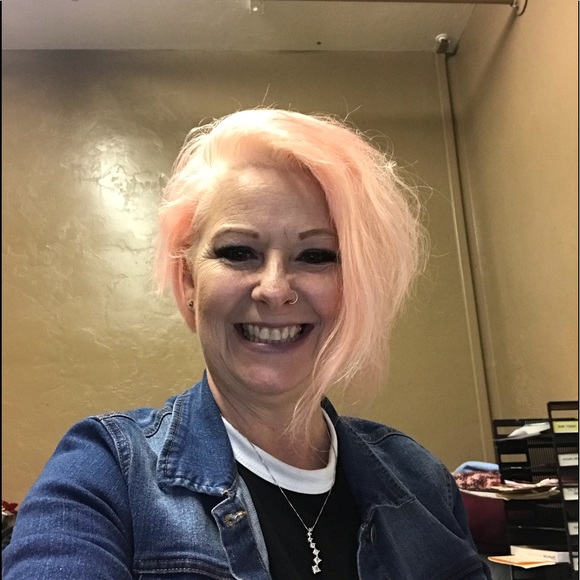 Meet your Posher, Rebecca - Picture 1 of 1